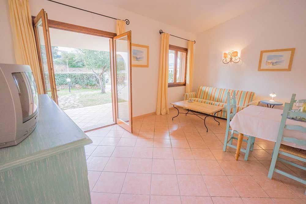Residence Baia Sant Anna Con Piscina تانايونيلا المظهر الخارجي الصورة