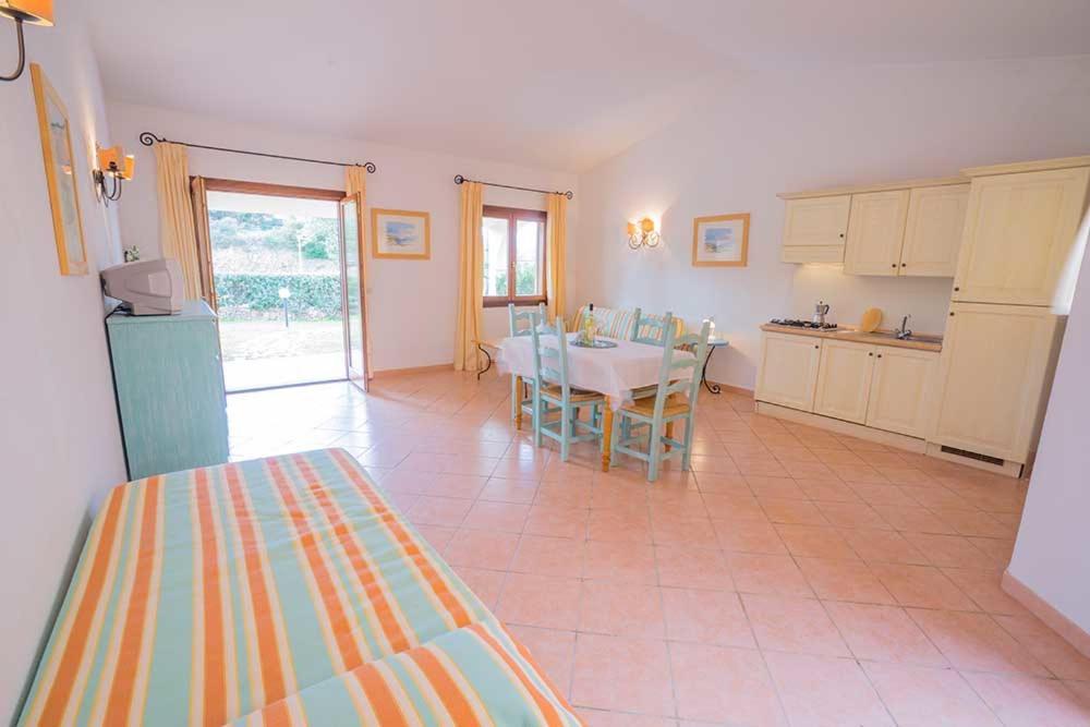 Residence Baia Sant Anna Con Piscina تانايونيلا المظهر الخارجي الصورة