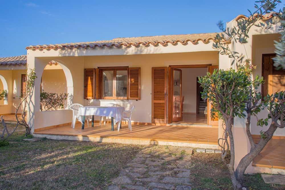 Residence Baia Sant Anna Con Piscina تانايونيلا المظهر الخارجي الصورة