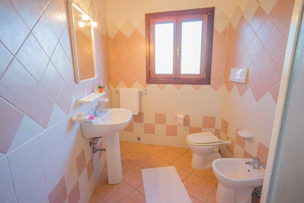 Residence Baia Sant Anna Con Piscina تانايونيلا المظهر الخارجي الصورة